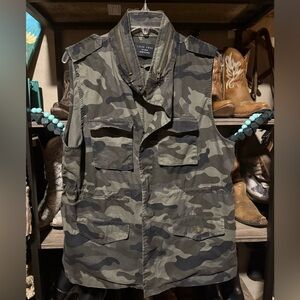 Love Tree Vest Size XL